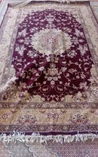 فرش سالم به دلیل جا نداشتن فروش مرود