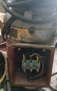 الکتروموتور 60 اسب عمودی سی ام سی