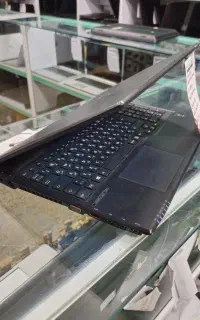 لپتاپ فوجیتسو ژاپن بسیار با کیفیت i5 رم ۱۶ هاردssd