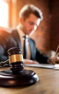 وکیل دادگستری