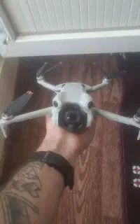 dji mini 4 pro هل شات