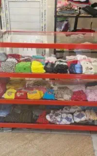 ویترین شیشه ای