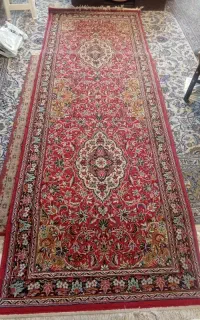 فرش کناره قرمز رنگ