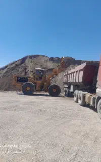 به تعدادی تریلی جهت حمل ماسه نیازمندیم