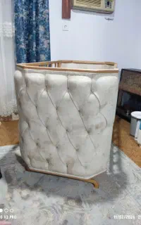 تخت کنار مادر