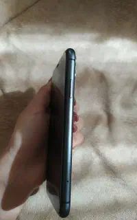 یک عدد آیفون ۱۱ برای فروش عرضه میشود.