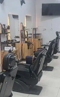 نیازمند آرایشگر مردانه