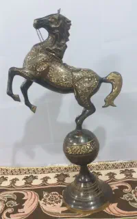 مجسمه اسب برنجی
