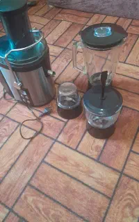 آبمیوه گیری ۴ کاره