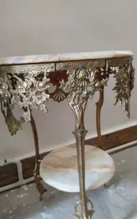 میز برنزی نو