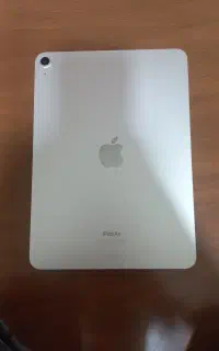 ipad air m1 در حد آکبند