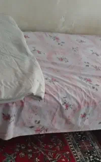 تخت فلزی