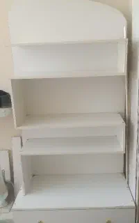 ویترین  عروسک یا کتابخانه