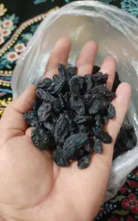 مویز سیاه بدون هسته درجه یک...کشمش