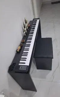 پیانو تاشو بهمراه میز و صندلی