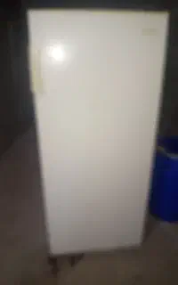 یخچال آزمایش