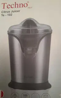 آبمیوه گیری برقی تکنو در حد نو