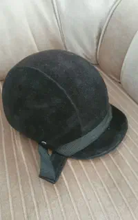 کلاه سوار کاری