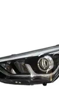 یک جفت چراغ جلو سانتافه 2016