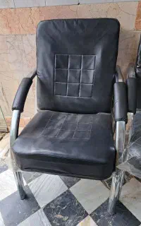 صندلی  سالم دوعدد