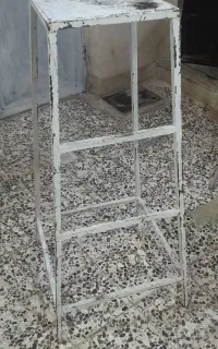 چهار پایه در حد نو
