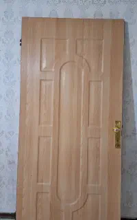 درب ورودی با چارچوب و حفاظ درب
