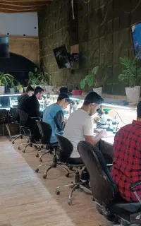نیازمند یک سخت افزار کار با حقوق 150 میلیون تومن