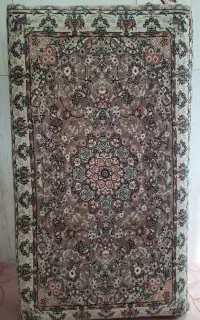 پشتی کاملا سالم