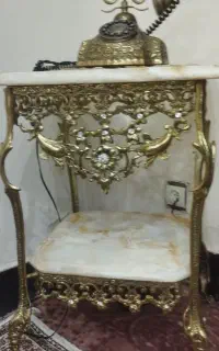 میز و تلفن برنز