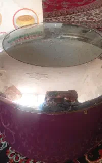 یک عدد قابلمه نسوز بزرگ