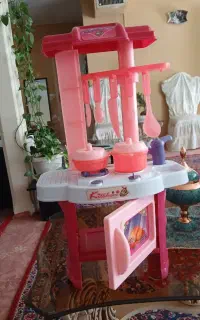 اشپزخونه ونقاشی باذره بین