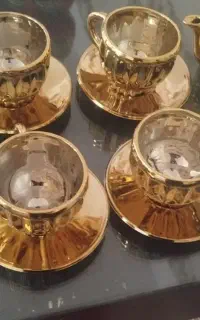 قوری و استکان طلایی