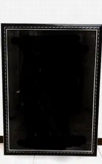 قاب چوبی همراه با شیشه