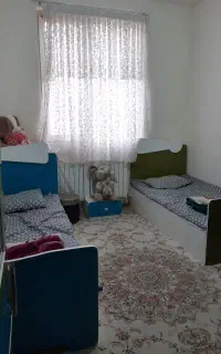 ۲عدد تخت یکنفره و کمد