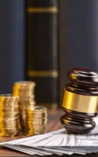 وکیل پایه یک دادگستری با مشاوره رایگان