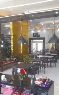 کافه رستوران تاراز با مدیریت خانم عظیمی