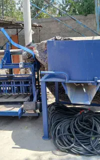 یک دستگاه بلوک زن ۵ قالبه ویک میکسر دهنه یک
