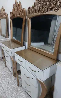 آینه و میز فروش و دراور آرایشگاهی