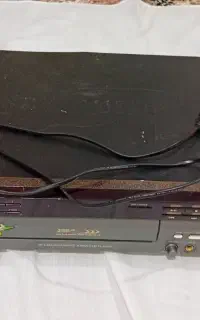 دستگاه سی دی و دی وی دی خوان قدیمی بزرگ