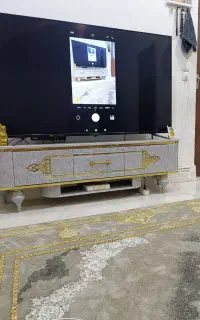 میز تلویزیون و آینه کنسول