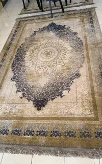 معاوضه فرش ۱۵۰۰ شانه با گوشی آیفون