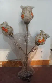 آباژور ایستاده