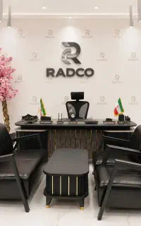 میز مدیریت دوورنگ M014 مبلمان اداری پایه فلزی