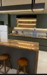 سوئیت، واحد تک خواب در غرب ساعتی روزانه هفتگی