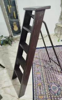 چهار پایه فلزی