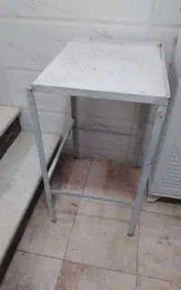 چهارپایه فلزی