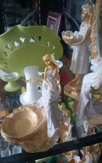 تعدادی مجسمه وهفت سین