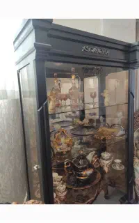بوفه چوبی ۳ طبقه پشت آینه