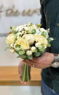 گل عروس سایز متوسط با گل مصنوعی