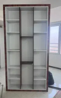 قفسه دکوری یا کتابخانه